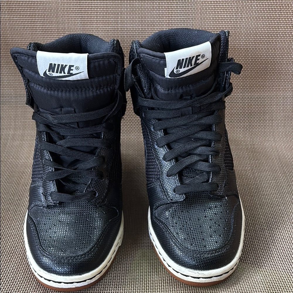 Nike Black High-Top Sneakers Classic Style